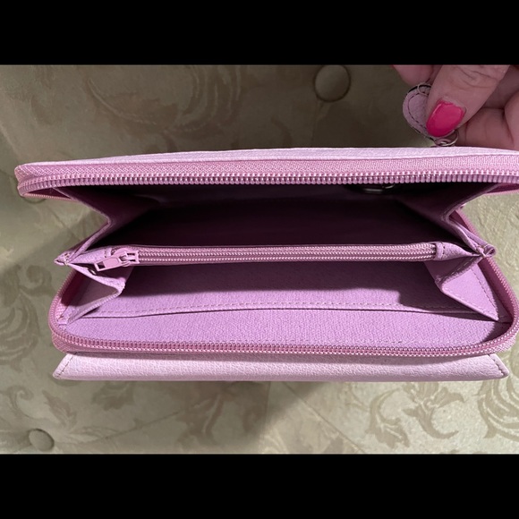 Wallet. - Picture 2 of 3